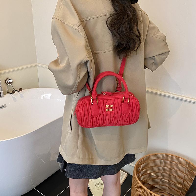 Popular 2025 Autumn New Folded Handbag Bowling Fashion One Shoulder Crossbody Pillow Small Square Bag