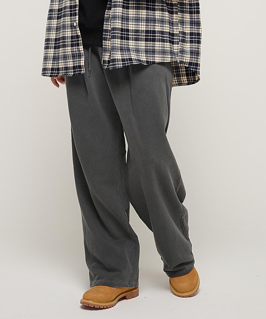 CARGOBROS FOR WOMAN Pigment One-Pleat Wide Sweatpants (Charcoal)