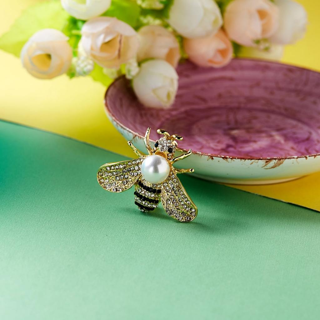 Vintage Classic Imitation Pearl Bee Brooch For Women Men Light Luxury Full Rhinestone Insect Honeybee Pins Animal Badge Jewelry