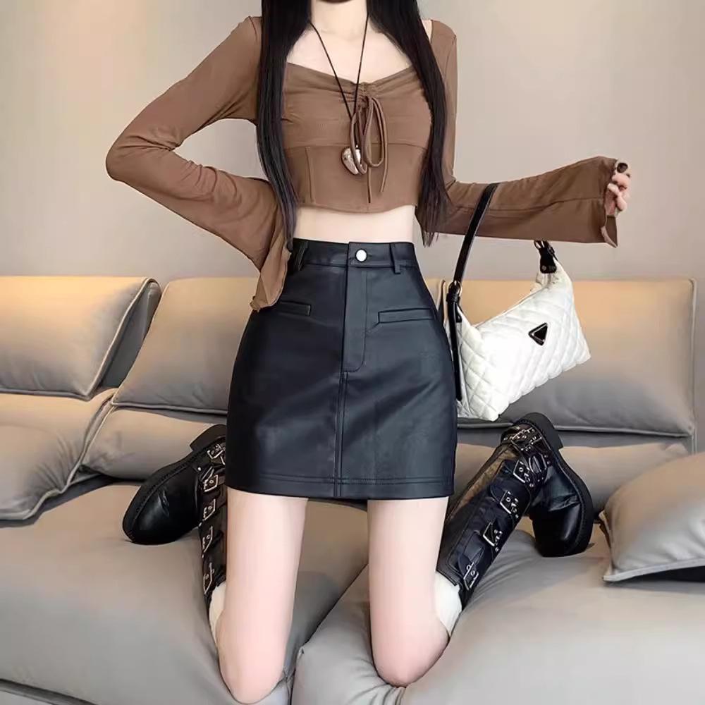 High-Waisted PU Leather Mini Skirt - Black, Versatile, Hip-Hugging, Early Autumn/Winter 2025 Collection