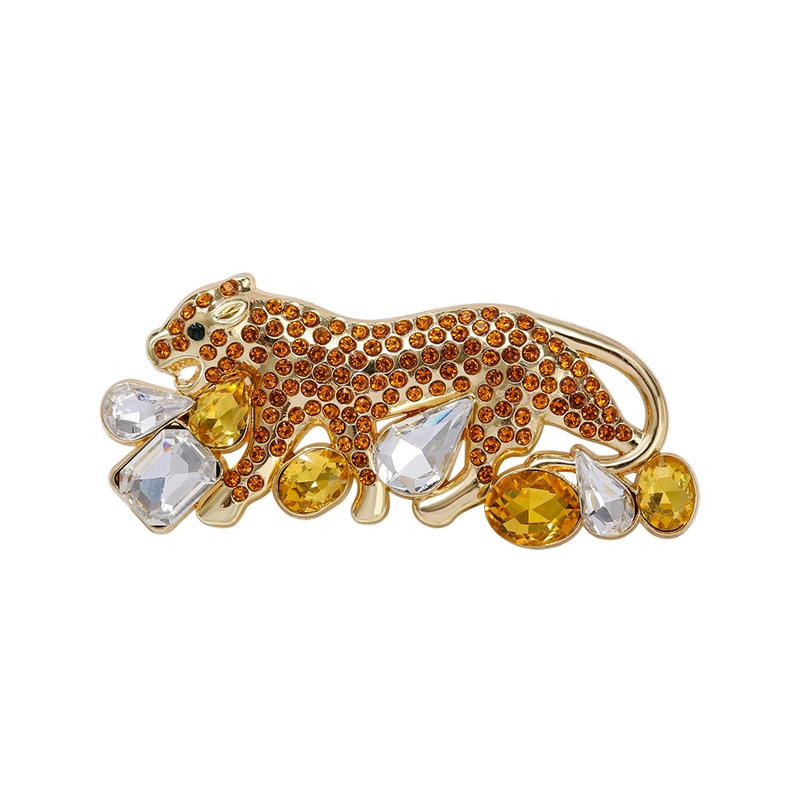 

New Leopard High-end Fashion Accessories for Men and Women, Cheetah Brooch 3*5CM