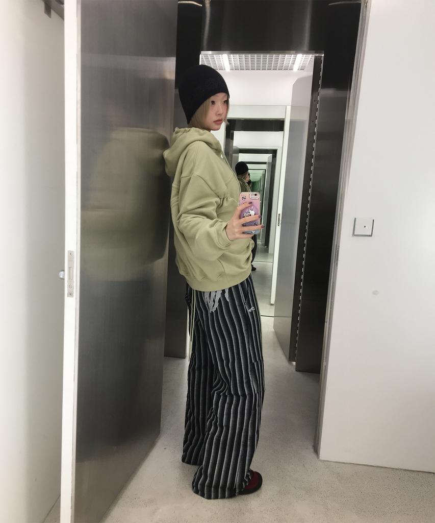 Tansanmageunesyum Hand Bone Diagonal Pants (Blue)