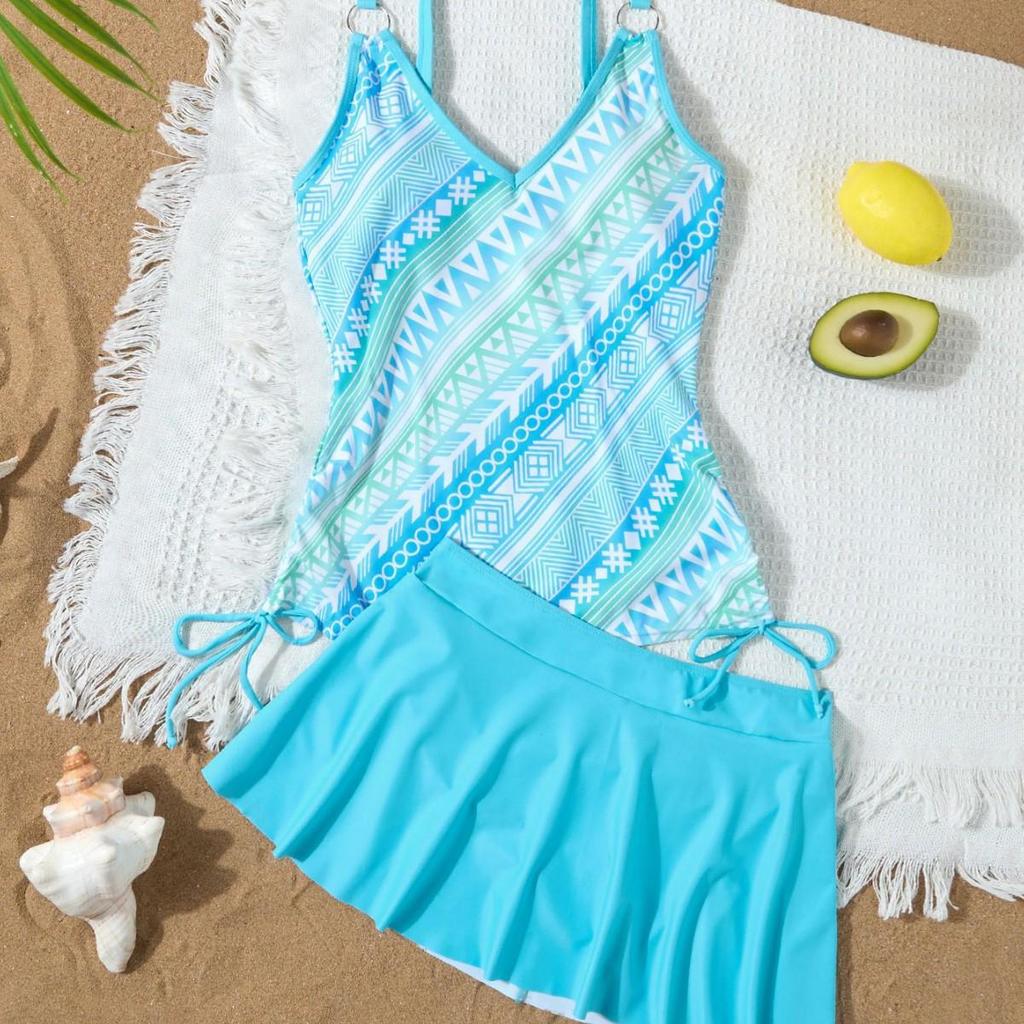 2025 New Women's Sporty Two-Piece Swimsuit: Boyleg Pants, Conservative, Fresh Style for Hot Springs