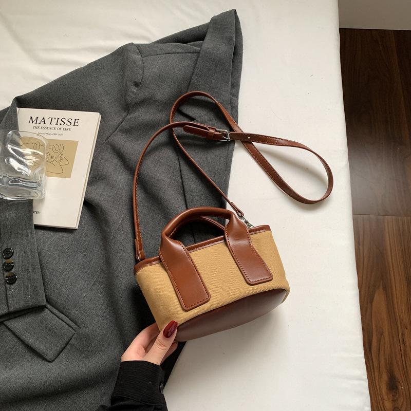 Foreign order retro portable small bag women's 2025 spring and autumn new pillow bag advanced texture versatile commuter messenger bag