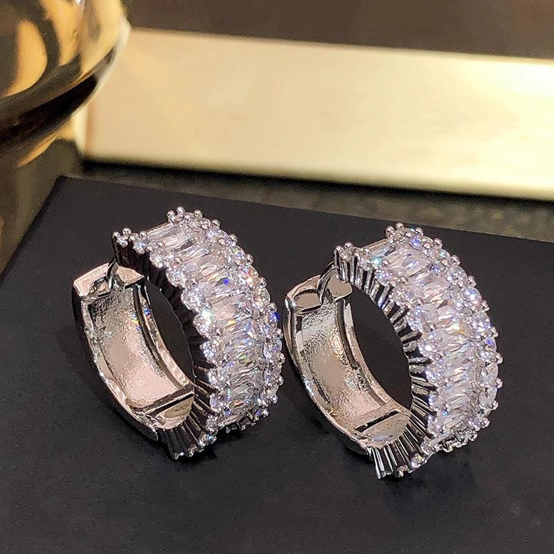 Breite Dicke Zweireihige Gemischte Konische Baguette Runde Zirkonia Creolen Silberfarben Steckerverschluss Elegante Bankett Damen Accessoires