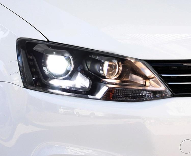 Volkswagen Sagitar (2012-2018) LED Headlight Assembly with Xenon & Daytime Running Lights