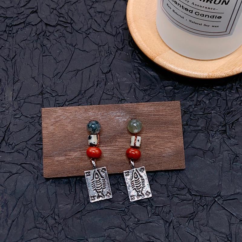 

Серьги в виде рыбок в китайском этническом стиле: Уникальный ретро-дизайн с художественными бусинами и веревками Fish Beaded Cord Earrings