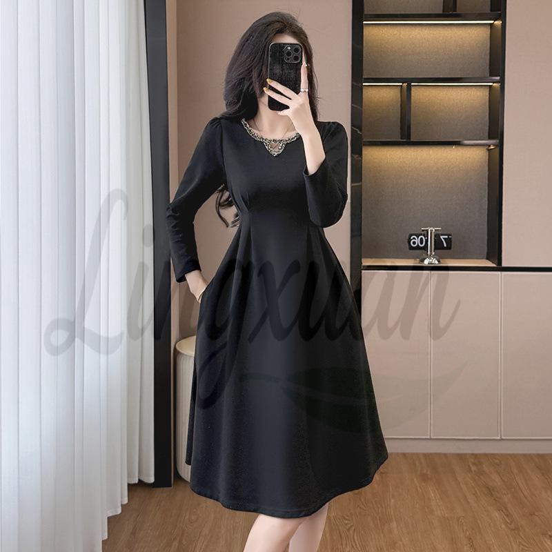 

Elegant Black Plus-Size Long-Sleeved Dress for Spring and Autumn L чорний