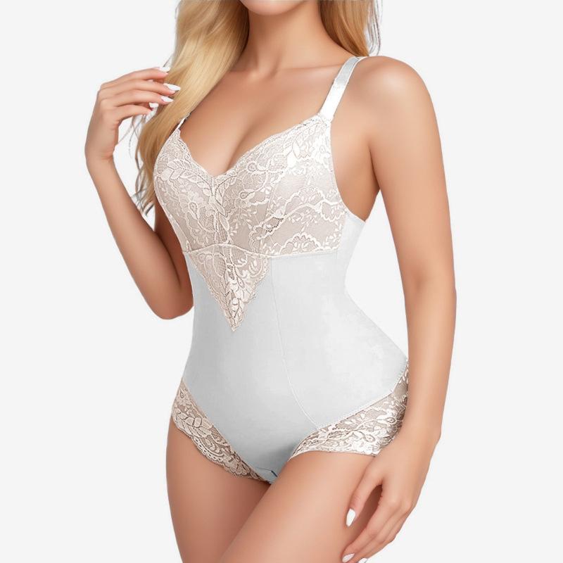 Hochwertige Damen Shapewear in Übergröße: Sexy Bodyforming-Bodysuit mit Bauchkontrolle und Hüftlift.