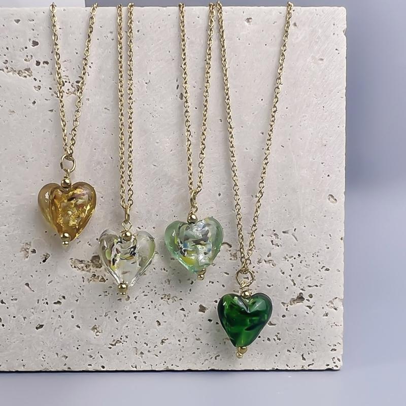 Heart Pendant Necklace Clavicle Chain Heart Neck Jewelry Glaze Pendant Necklace Suitable for Woman Girls Daily Wear