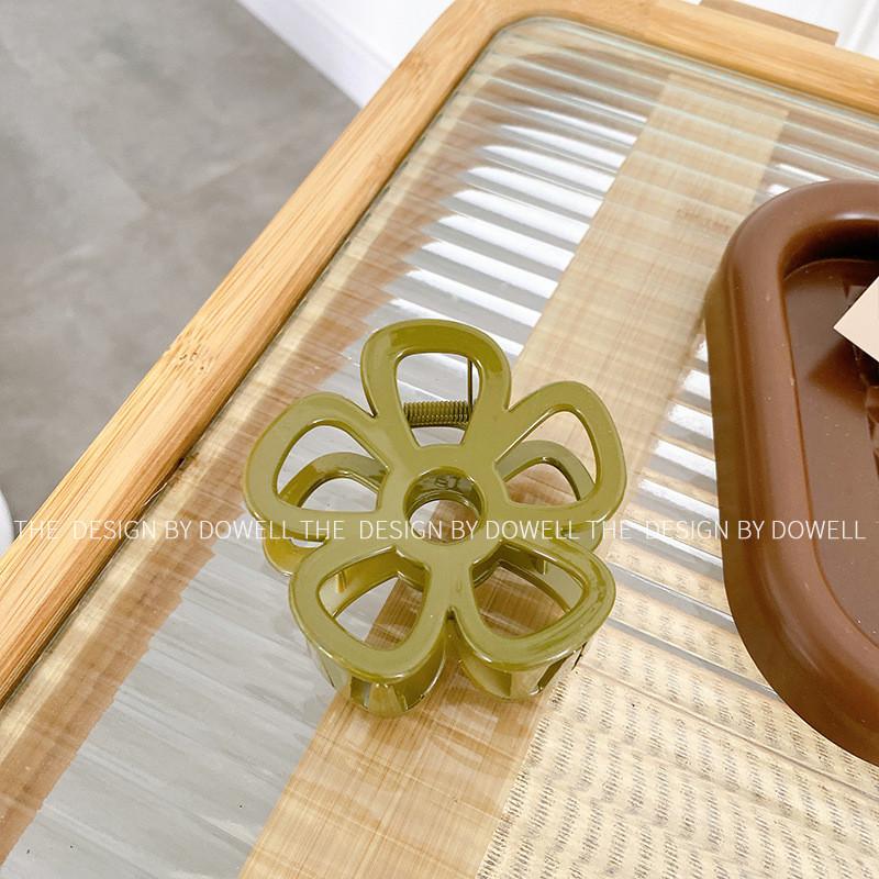 Chic Flower Patterned Hair Claw Clip In Vibrant Colors For Fashionable Hair Styling