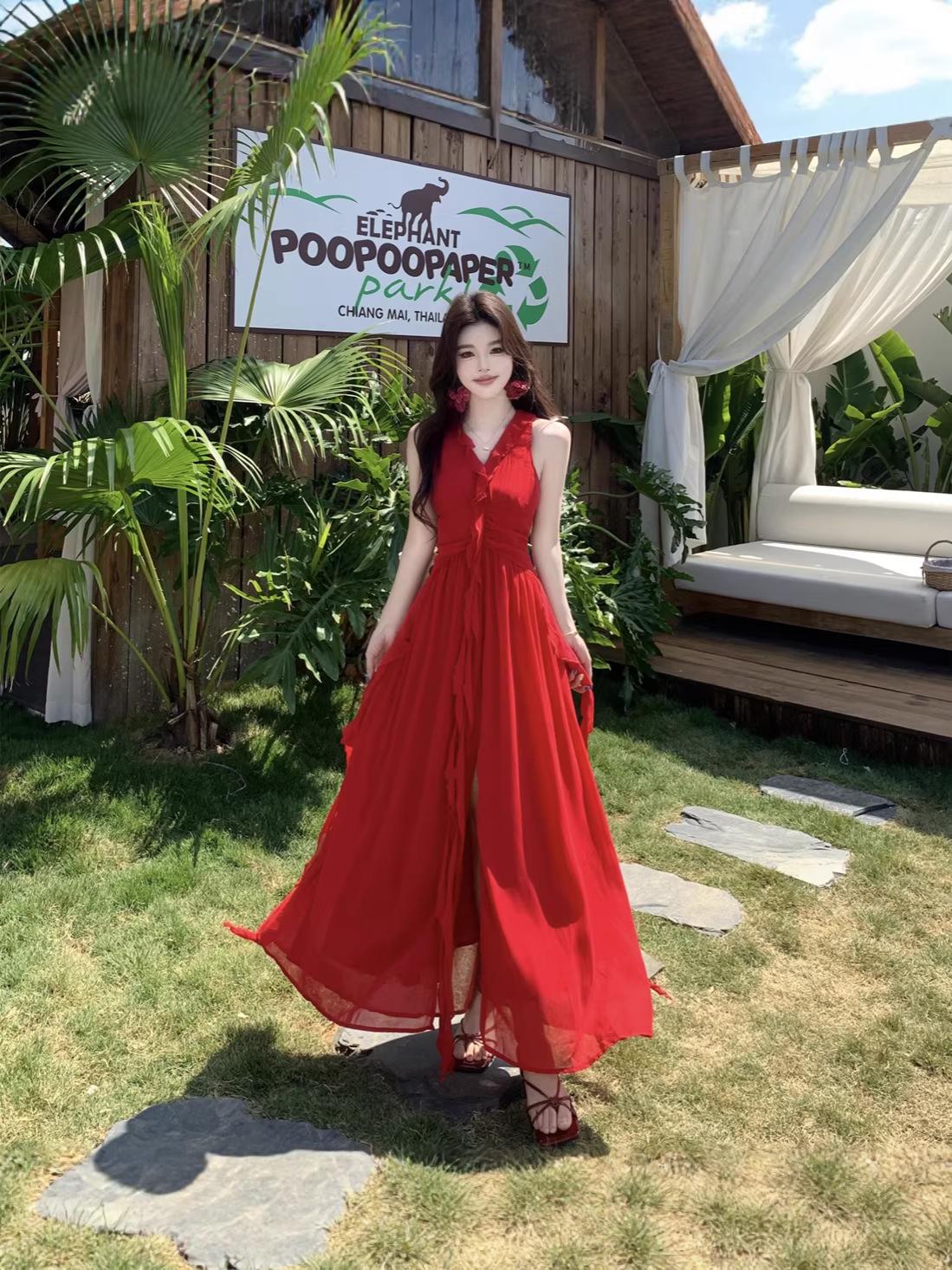 

Summer 2026 French Red Halter Maxi Dress for Plus Size Women - New Beach Vacation Style L червоний