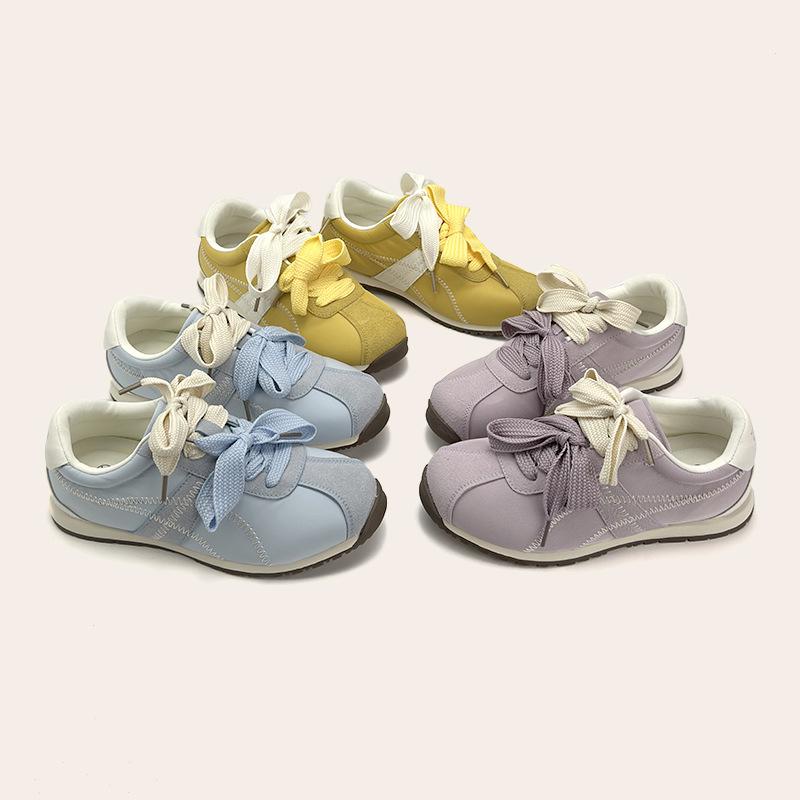 A cold sticky flat-bottomed comfortable casual German training shoes 22 spring new lightweight sports Forrest Gump shoes