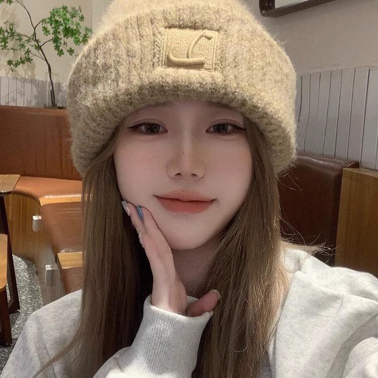 Wool Wool Hat for Women with Larger Head Circumference Keep Warm Piles of Cold Hats Knitted Ear Protection Hat Letter Embroidery