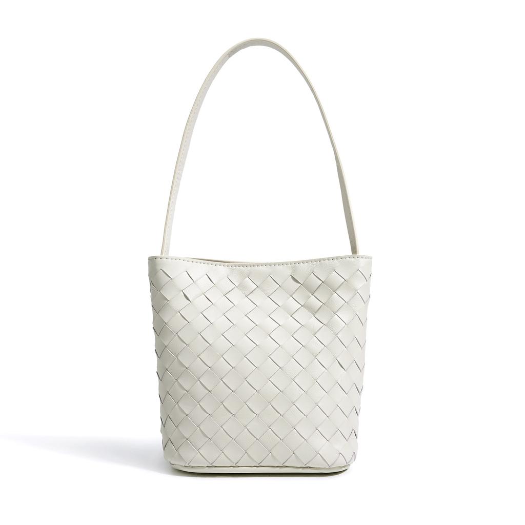 New Sheepskin Fashion High-end Woven Crossbody Bag, Versatile Trendy Shoulder Bucket Commuter Bag for Women