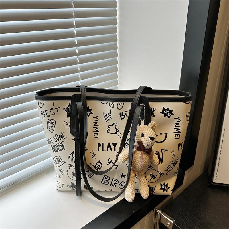 Stylish Casual Large Capacity Tote Bag For Summer 2024 Fashionable Commuter Shoulder Handbag