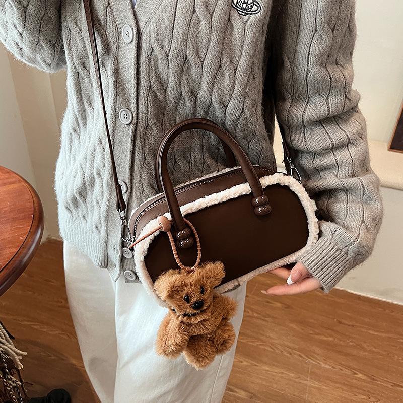 2025 New Versatile Retro Bowling Niche Design Handbag Lamb Wool Splicing Bag Women