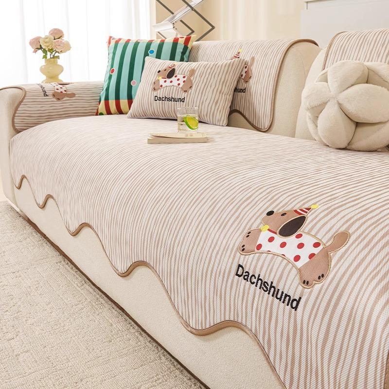 

Летняя накладка на диван из ледяного шелка 2025 новая накладка-мат на диван летняя цельная прямой ряд нескользящий прохладный чехол 70*70cm