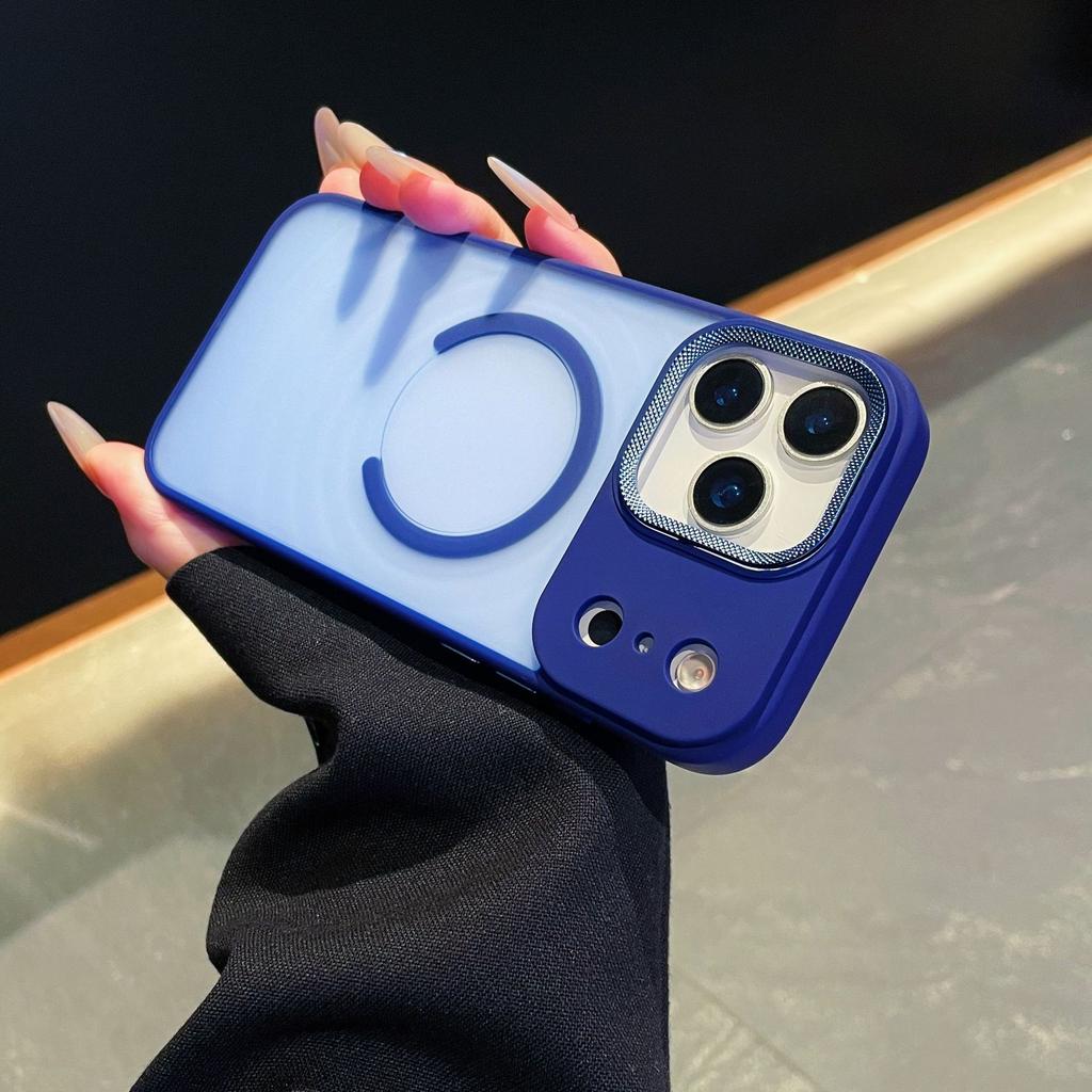 Non-toxic Magnetic Suction Is Suitable for IPhone17 ProMax Phone Cases with A Matte Skin Feel. Apple 16 Full Package Anti Drop Protective Case