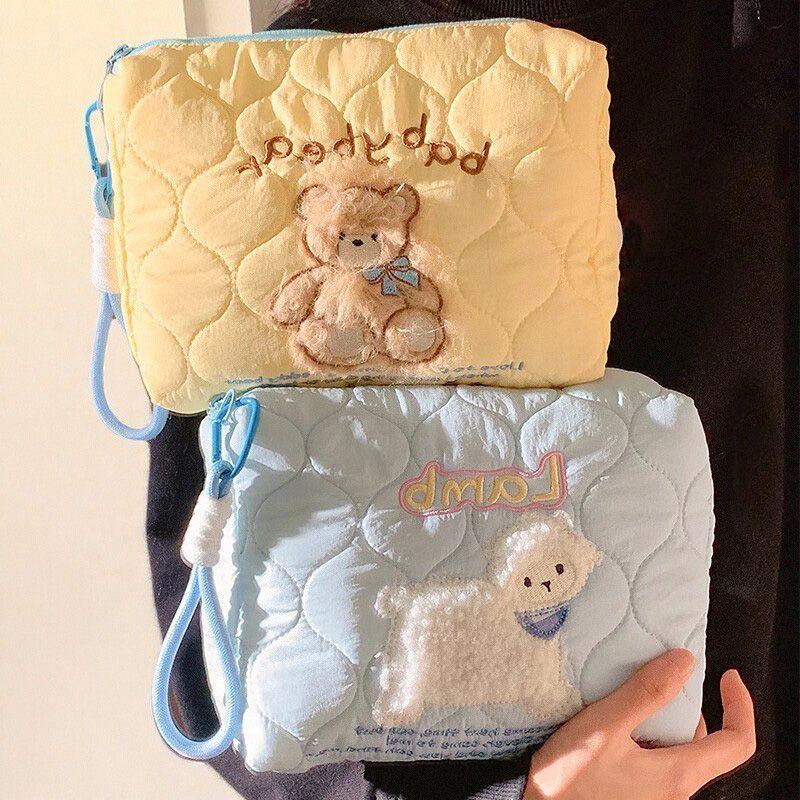 Compact Cute Bear Makeup Bag for Women: Portable, Large Capacity Travel Toiletry Storage