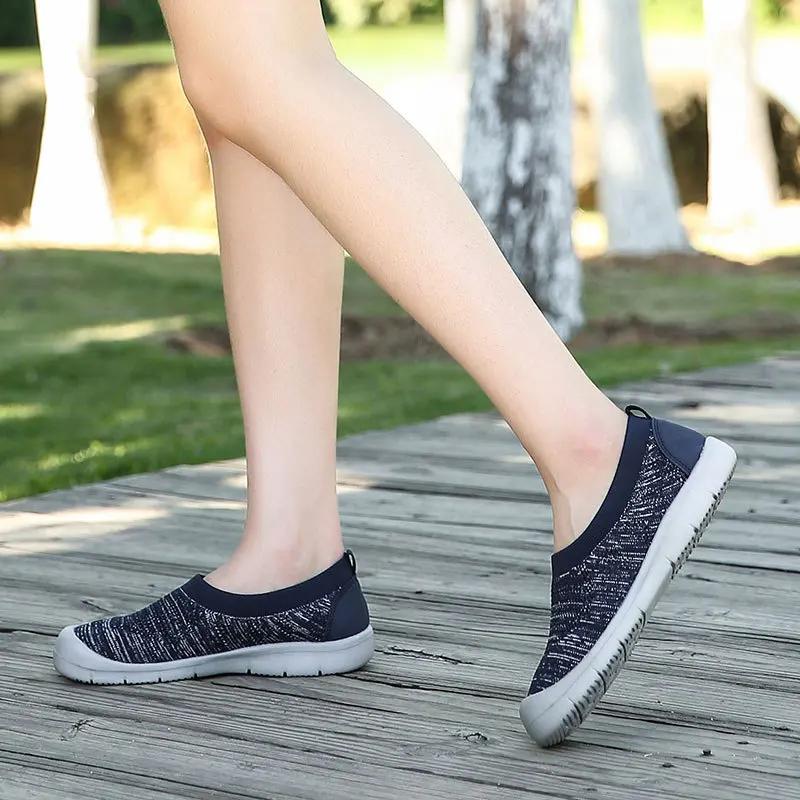 Neue Sommer Große Damenschuhe Mittleren Alters Mutter Schuhe Frau Weben Atmungsaktiv Mädchen Mesh Flache Lässige Strandschuhe