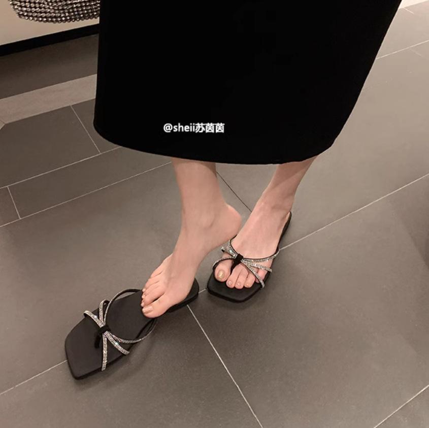 [Grape mother of the same style] Moonlight Wonderland~ Rhinestone thin strap toe flat-bottomed flip-flops women's sandals to wear outside summer