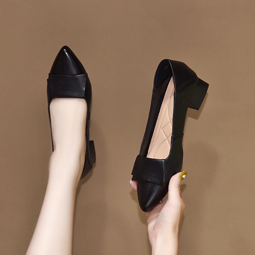 

Остроносые одинарные туфли женские 2025 года, новые удобные рабочие туфли из воловьей кожи на низком каблуке, простые модные туфли-лоферы с квадратным каблуком, всесезонная обувь 34