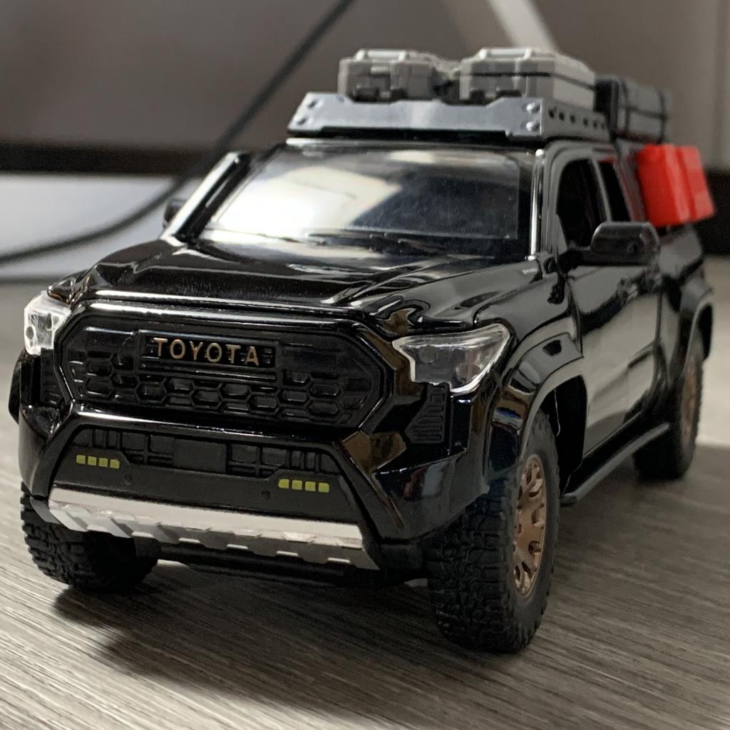 1/24 Toyota Tacoma Off Road SUV Alloy Diecast Model Car Sound and Light Pull Back Children Toy Car Birthday Gifts for Boy Kids