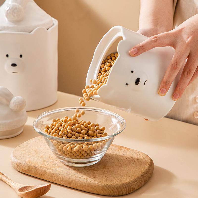 White Ceramic Bear Storage Jar Food Grains Dried Fruit Storage Jar Moisture-proof Snacks Storage Jar Kitchen Accessories 750ML
