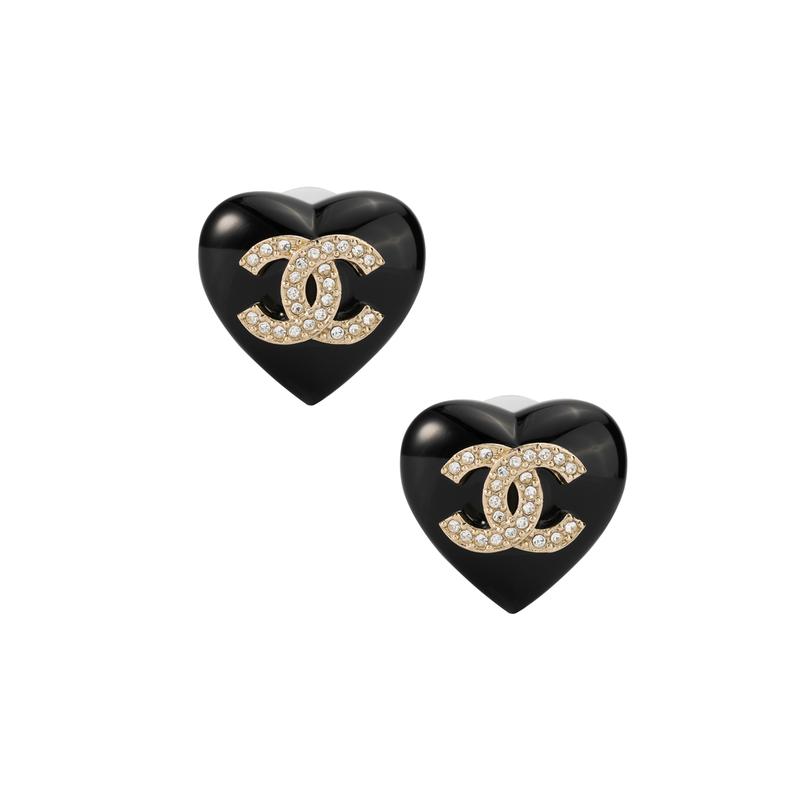 

CHANEL Classic Double C Heart Alloy Stud Earrings Women s Black чорний