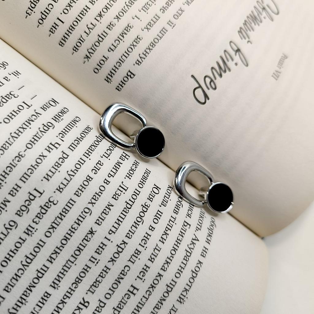 Silver Earrings with Natural Onyx (60002116)