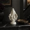 Gotische Geisterstatue, Weiße Geisterfigur aus Harz, Gruselige Halloween-Dekoration mit fließendem Gewand und Sockel für Kaminsims, Regal, Schreibtisch, Party-Dekor