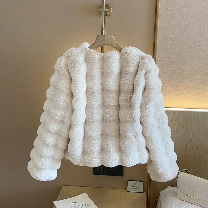 Winter Fashion Faux Fur Coat Women  Fashion Fleece Warm Feather Coats Cardigan Short Outercoat Lady Party Elegant Outfits New