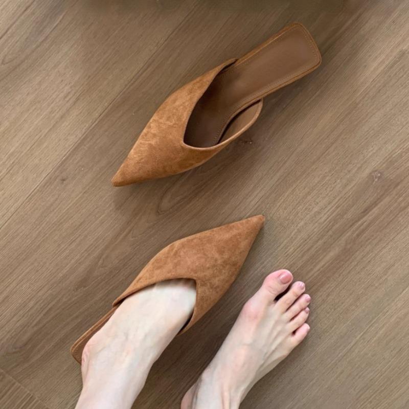 Modne Szpilki Damskie z Ostrym Noskiem Kapcie Jesień 2025 Zamszowe Buty Modowe Projektant Eleganckie Sandały Slingback Nowe Trendy Zapatos Mujer