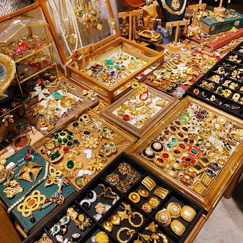 Silver Needle Geometric Light Luxury Stud Earrings - Vintage Niche Court Style