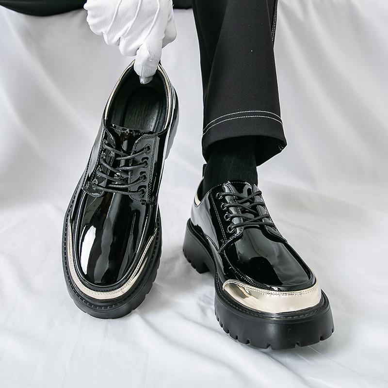 2025Men's Smooth Patent Leather Brogue Shoes Thick-soled Fashionable Oxford Shoes with Metal Trim Round-oed Lace-up Casual Shoes