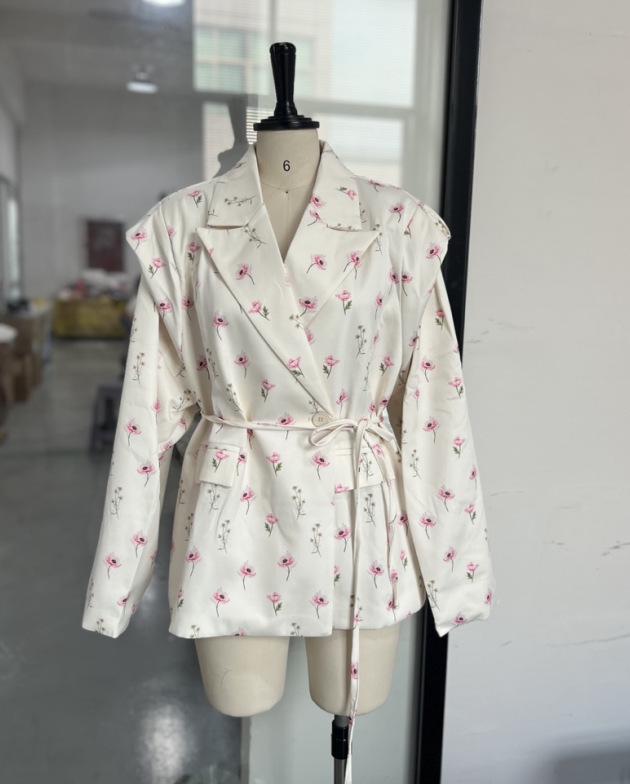 2025 Korean Style Tie-Waist Padded Shoulder Blazer Jacket for Spring/Autumn