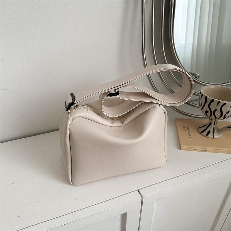 Versatile And Chic Mid-sized Underarm Bag Made Of Soft Pu Leather Available In Multiple Colors For Trendy Outfits