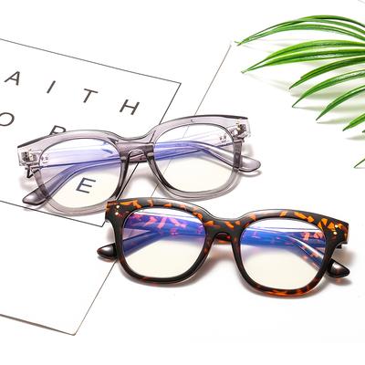 Heiß verkaufte Brillen Klassische Quadratische Herren- und Damen-Studentenbrille Retro Quadratischer Rahmen Brille Flache Brillenfassung Z3330