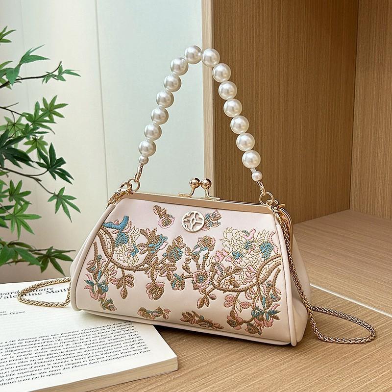 

2025 New Style Niche High-end Pearl Embroidery Handbag Chinese Cheongsam Hanfu Cross-body Bag off білий колір