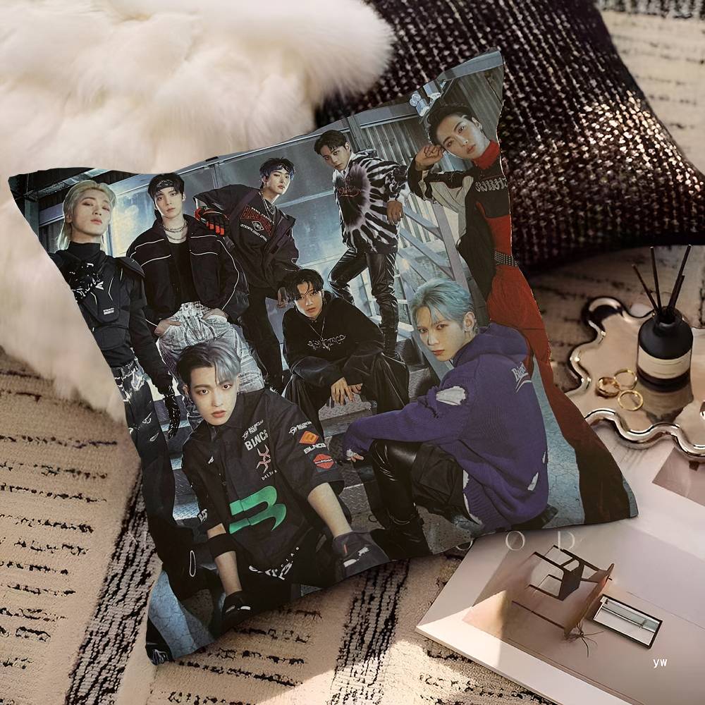 A-ATEEZs-KPOP Klassischer Heißer Sänger Büro Kissenbezug Auto Kissenbezug 45X45CM Lendenkissenbezug Sofakissenbezug