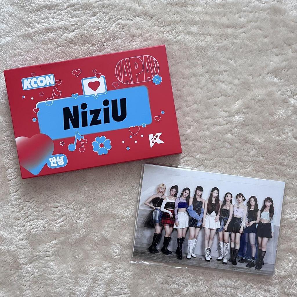 [USED] NiziU KCON (all members, box included)