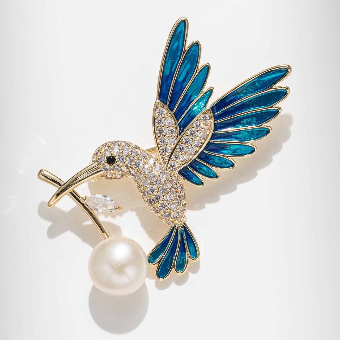 Bo Xin Yun Elegant Hummingbird Brooch: High-End Chinese Style Freshwater Pearl Coat Pin Ornament золотой синий пресноводный жемчуг колибри брошь