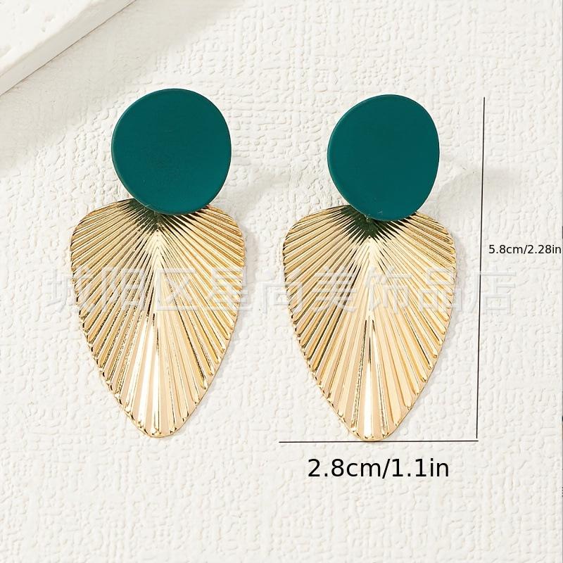 French Light Luxury, Temperament Oval Leaf Stud Earrings Fashion High Sense Sweet Cool Spice Girl Niche Earrings New Trendy