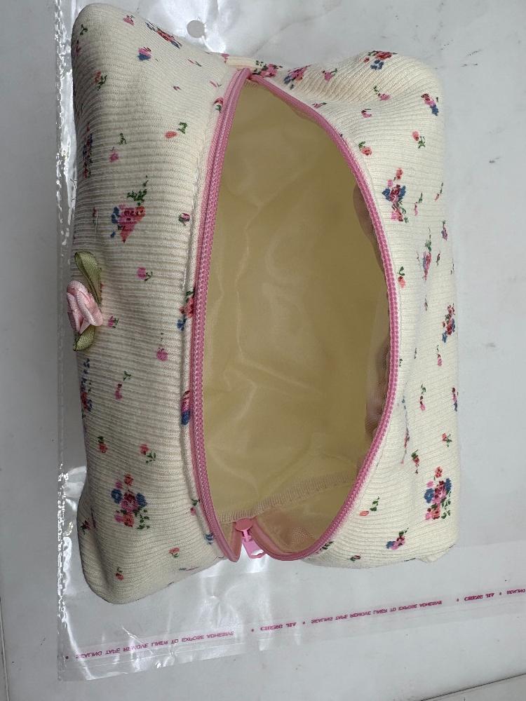 1 Piece Ins Fashion Makeup Case Elegant Simplicity Sweet Floral Lipstick Bag Portable Large Capacity Earphone Cable Storage Bag