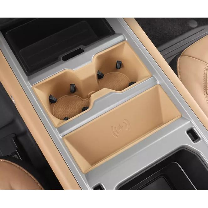 For Land Rover Defender 2025 90 110 130 Wireless Charging Pad Silicone Non-Slip Central Water Cup Holder Modification Accessory