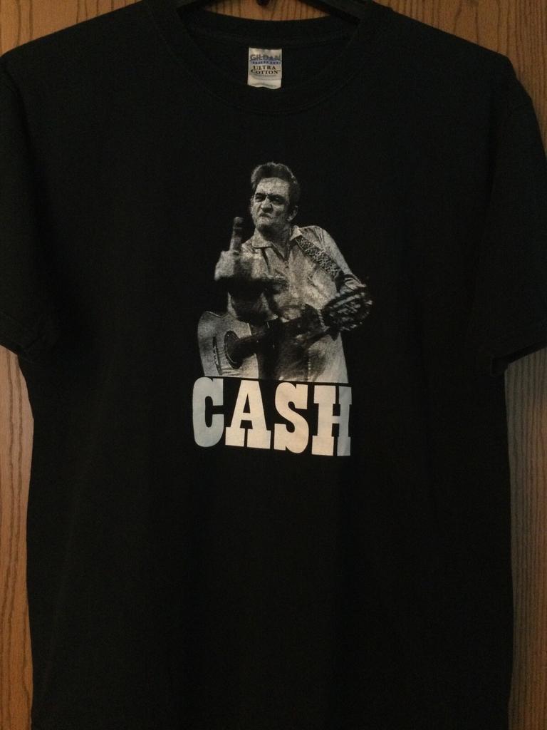 Johnny Cash (Oddawanie salutu) - Czarna koszula - L