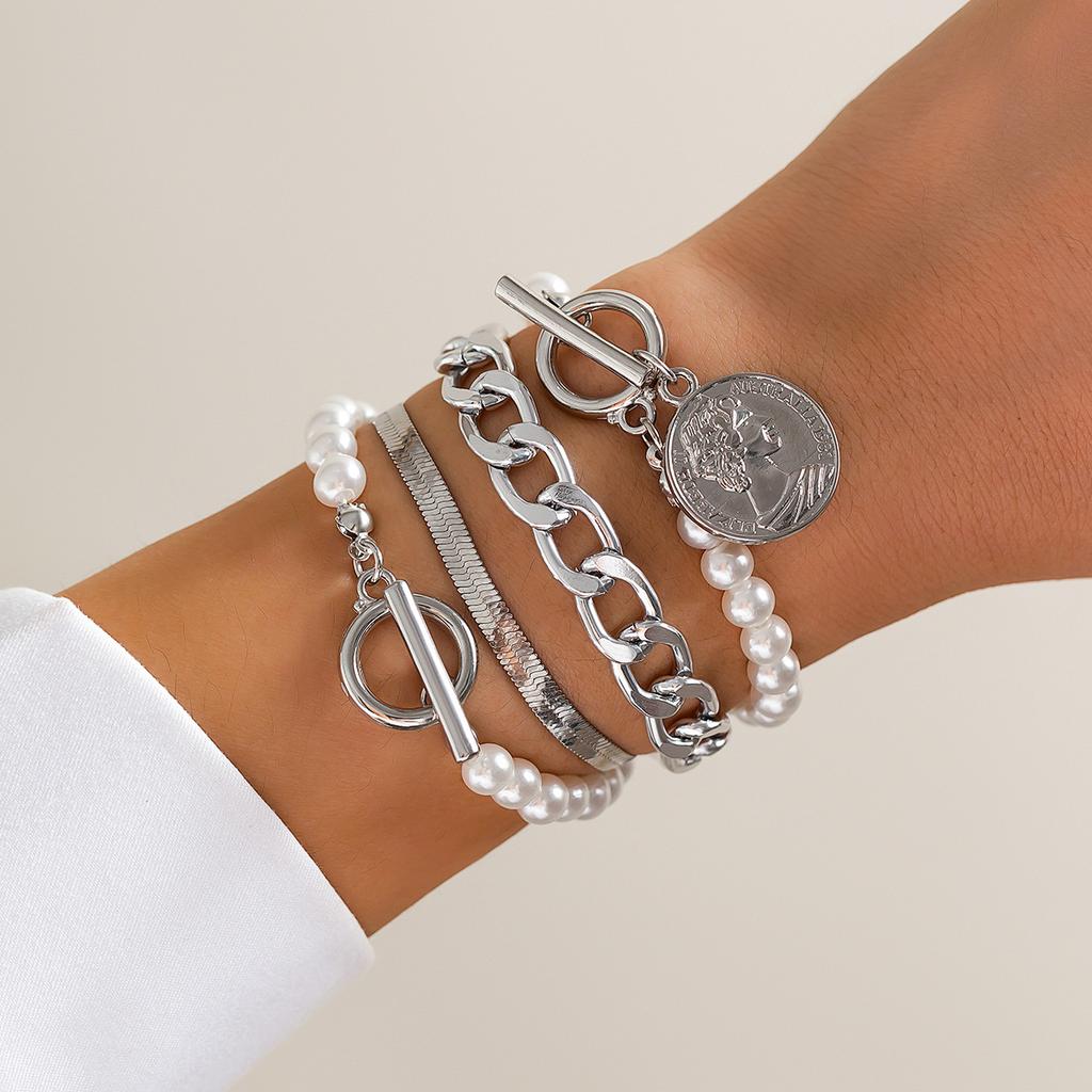 Bracelet imitation pearl stacked bracelet set, simple temperament beaded portrait fringed jewelry