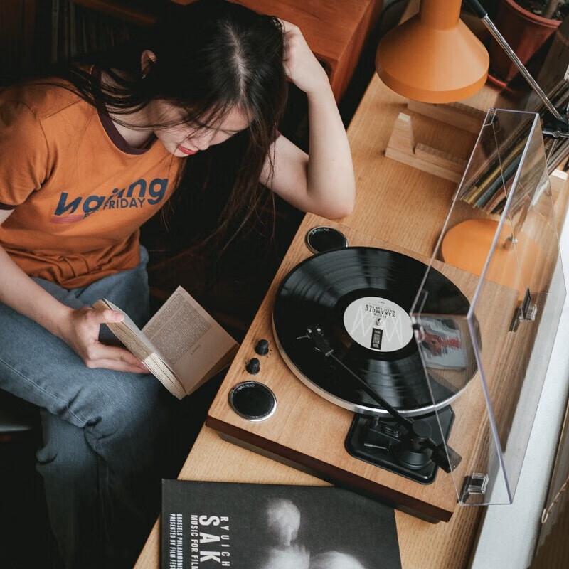 Syitren MANTY 3rd Gen Retro Vinyl Player