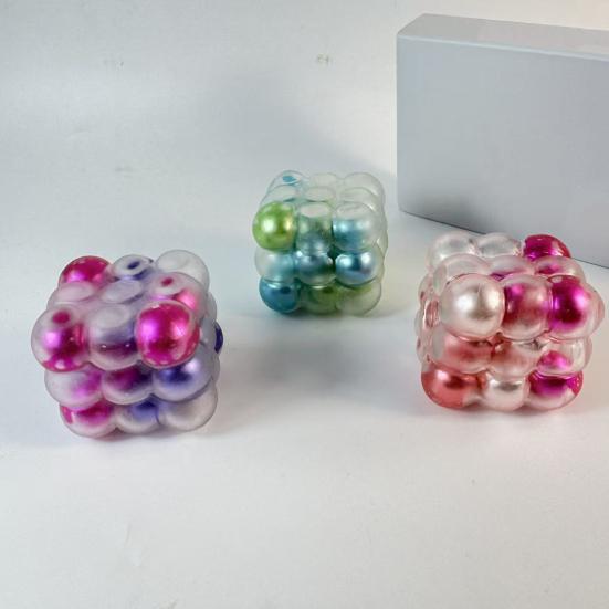 Crunchy Stress Cube for Anxiety Relief, Bead Filled Squeeze Cube Toy, Anti-anxiety Pinch Sensory Toy, Decompression Gadgets